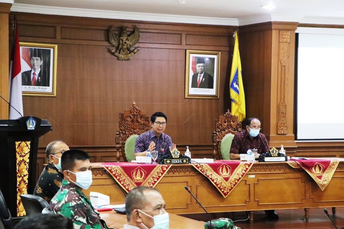 podiumnews.com-Sekda Badung Adi Arnawa Beri ArahanTerkait PKM